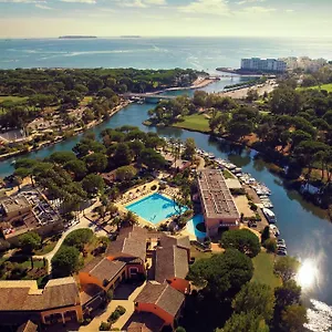 https://pierre-vacances-premium-residence-cannes-mandelieu.fr-provencehotel.com